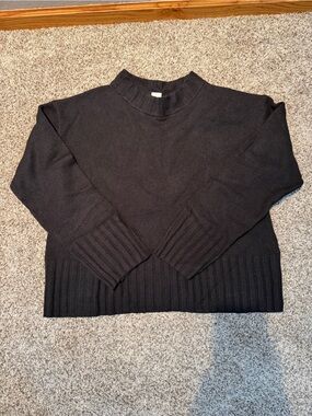 Women’s GAP Classic Black Women's Crop Sweater